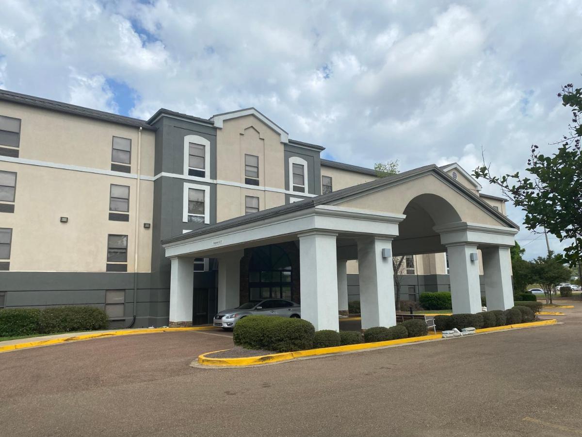 Wingate By Wyndham Jackson Ridgeland Hotel Exterior foto